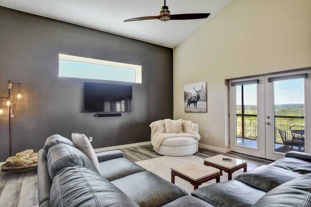Photo of Livingroom in Johnson City