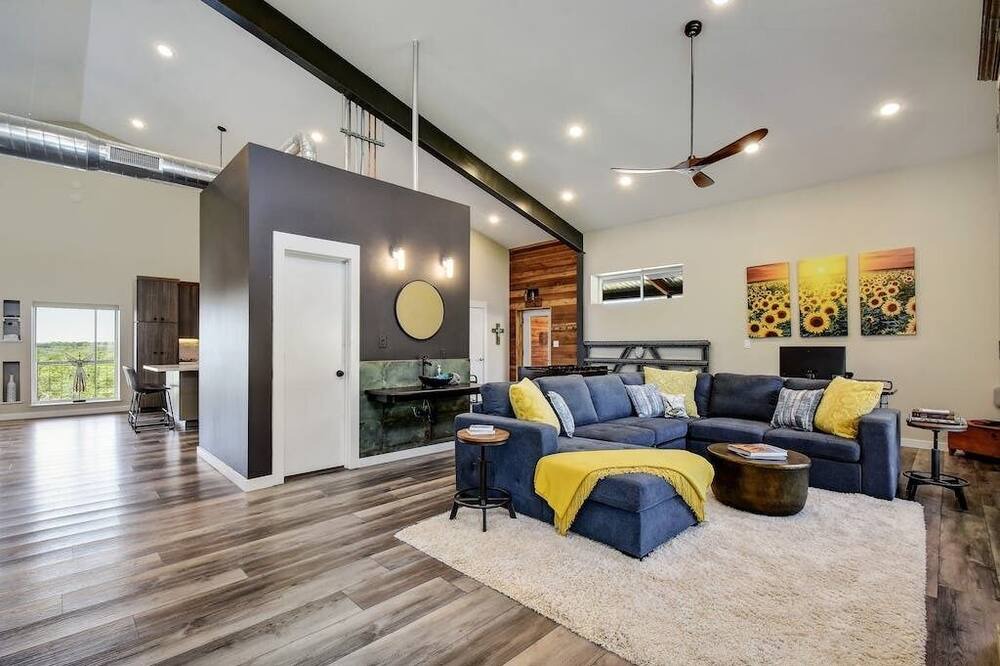 Photo of Livingroom in Johnson City