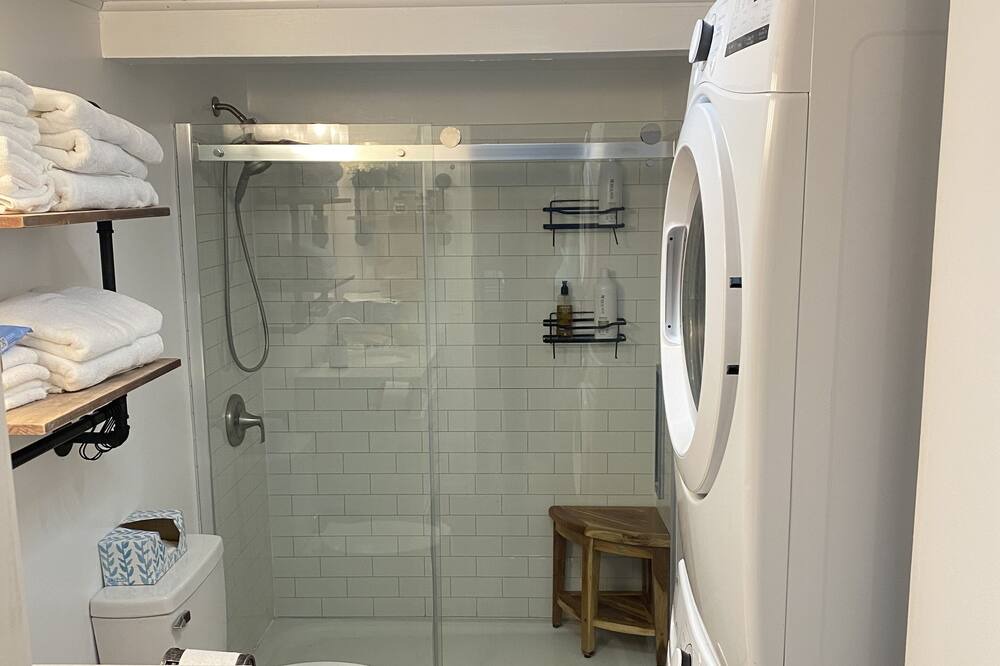 Photo of Bathroom in Poplar Ridge