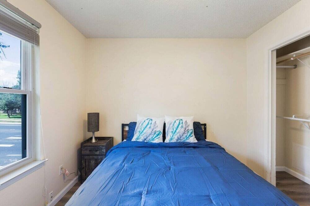 Photo of Bedroom in Anderson Mill