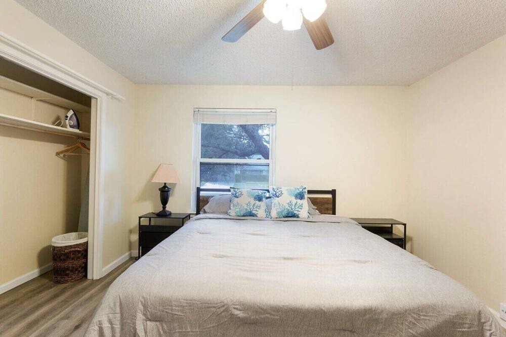 Photo of Bedroom in Anderson Mill