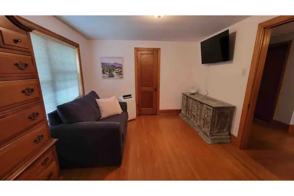 Photo of Livingroom in Floyd