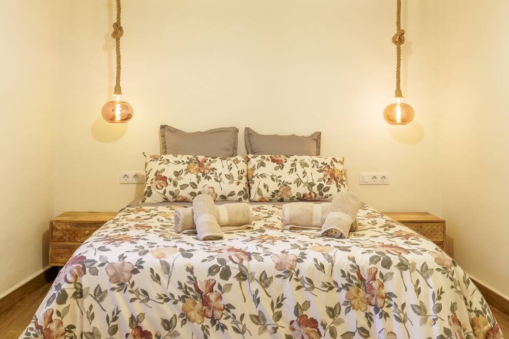 Photo of Bedroom in Aioder