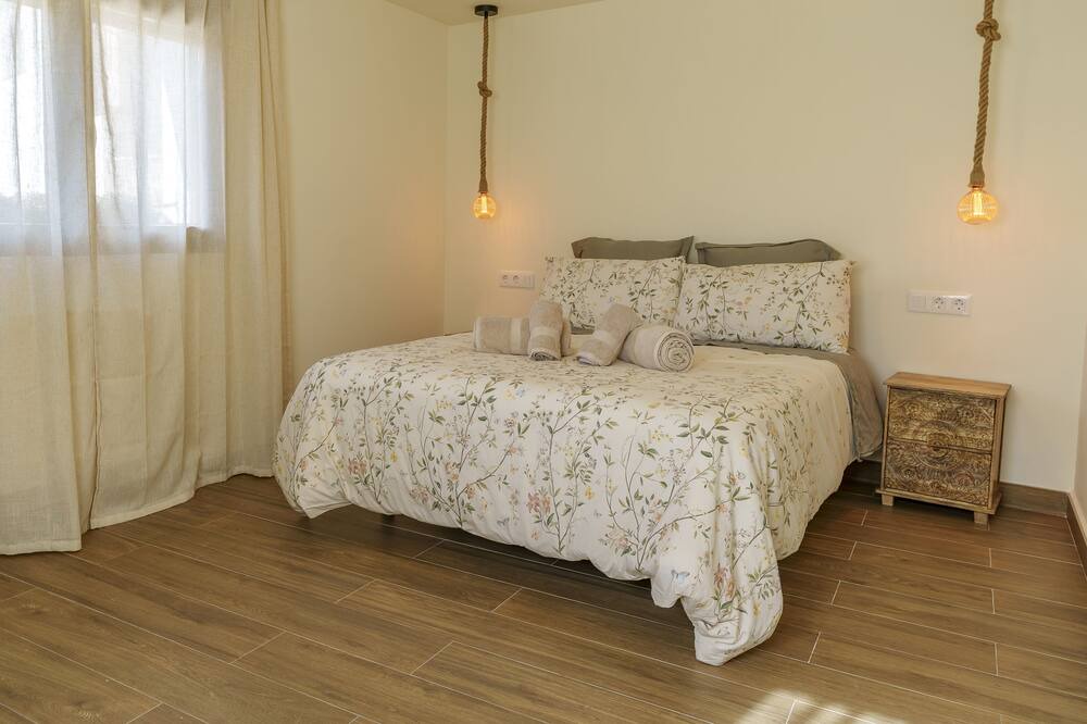 Photo of Bedroom in Aioder