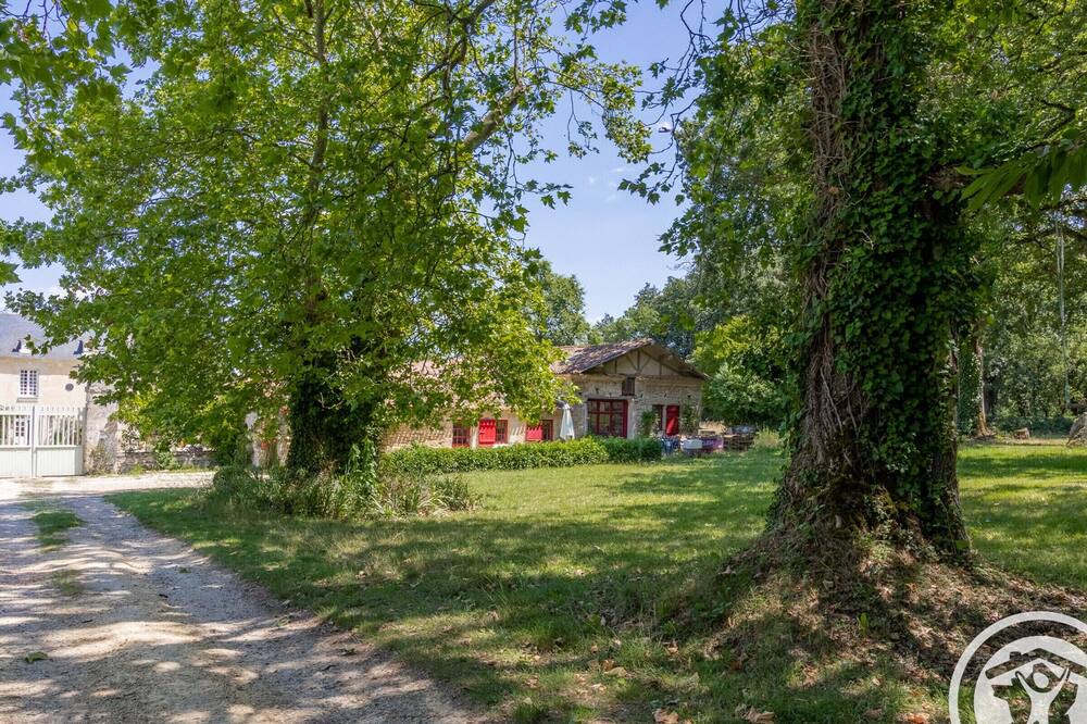 Photo of Outdoor in Montfort