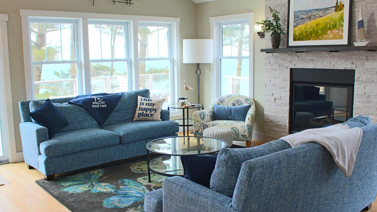 Photo of Livingroom in Montague