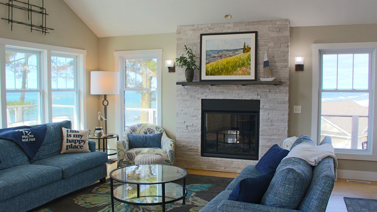 Photo of Livingroom in Montague