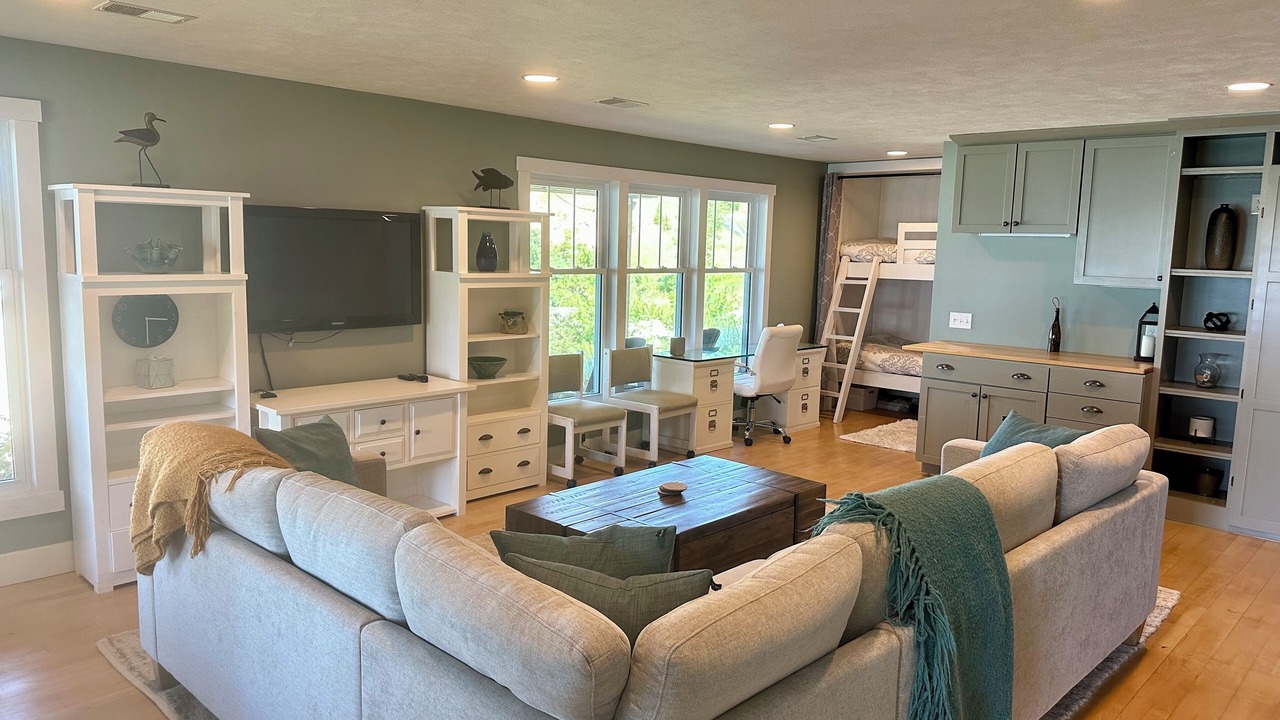 Photo of Livingroom in Montague