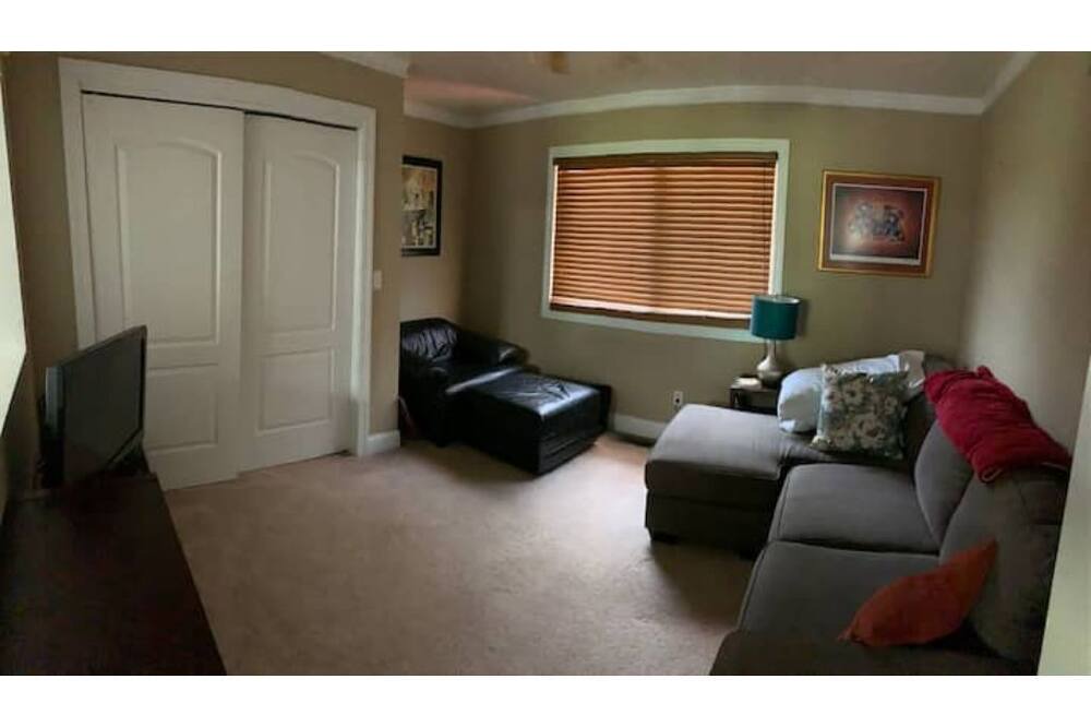 Photo of Livingroom in Carbondale