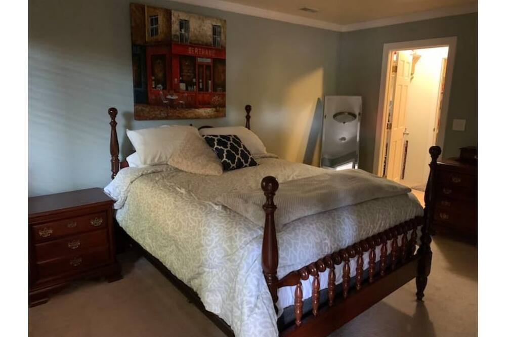 Photo of Bedroom in Carbondale