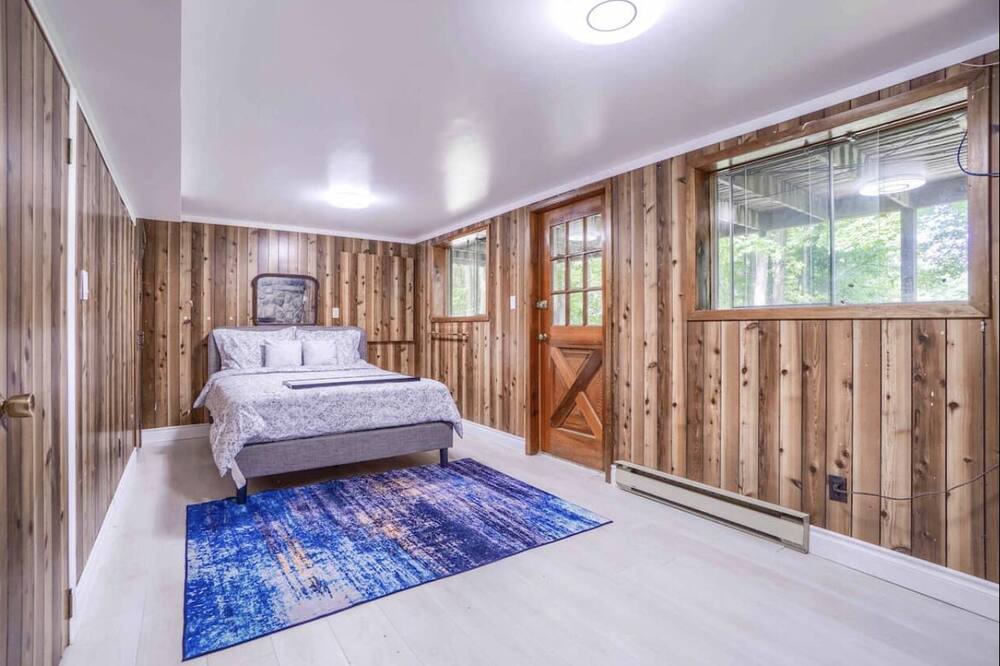 Photo of Bedroom in Coboconk