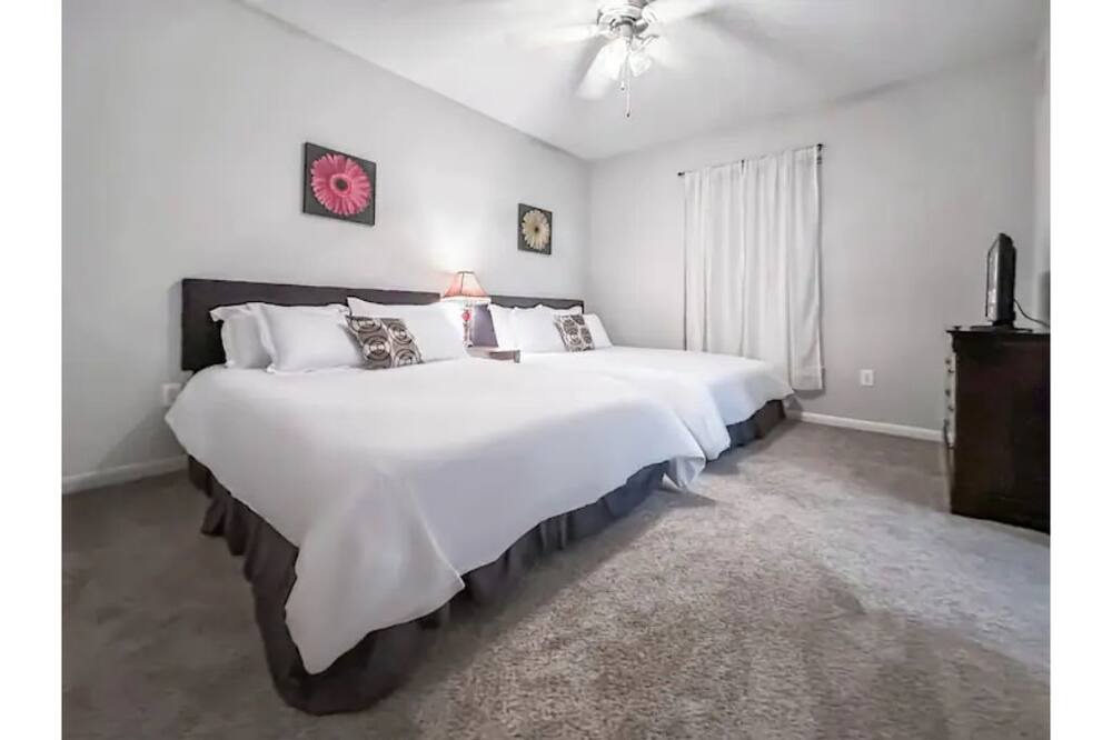 Photo of Bedroom in College Park