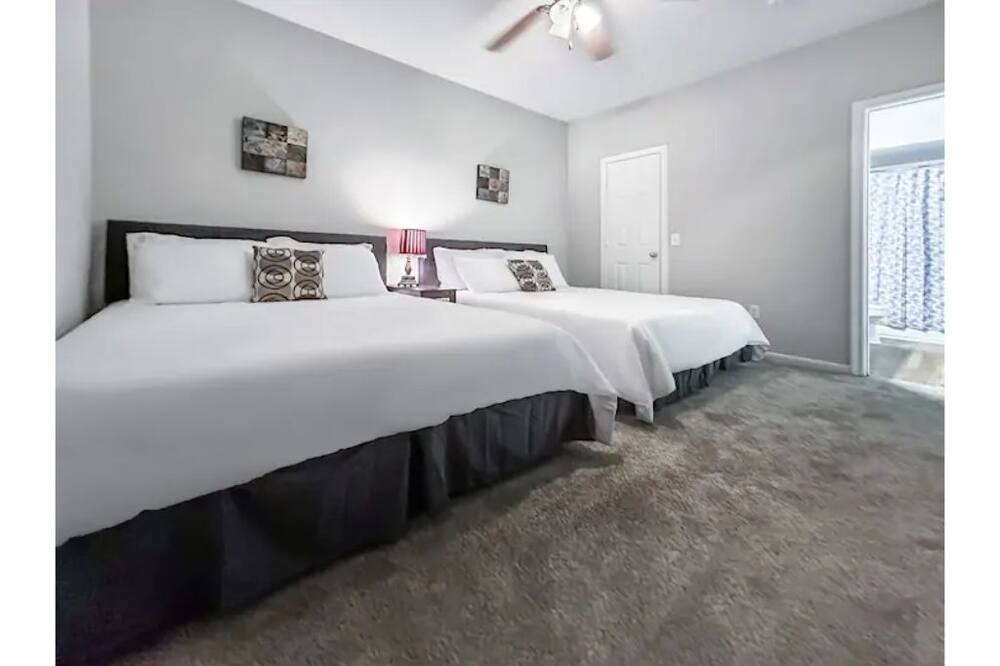 Photo of Bedroom in College Park