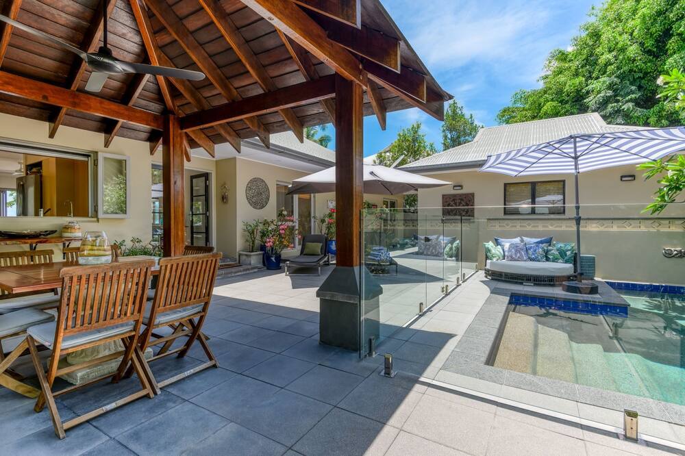 Photo of Patio Balcony in Oak Beach