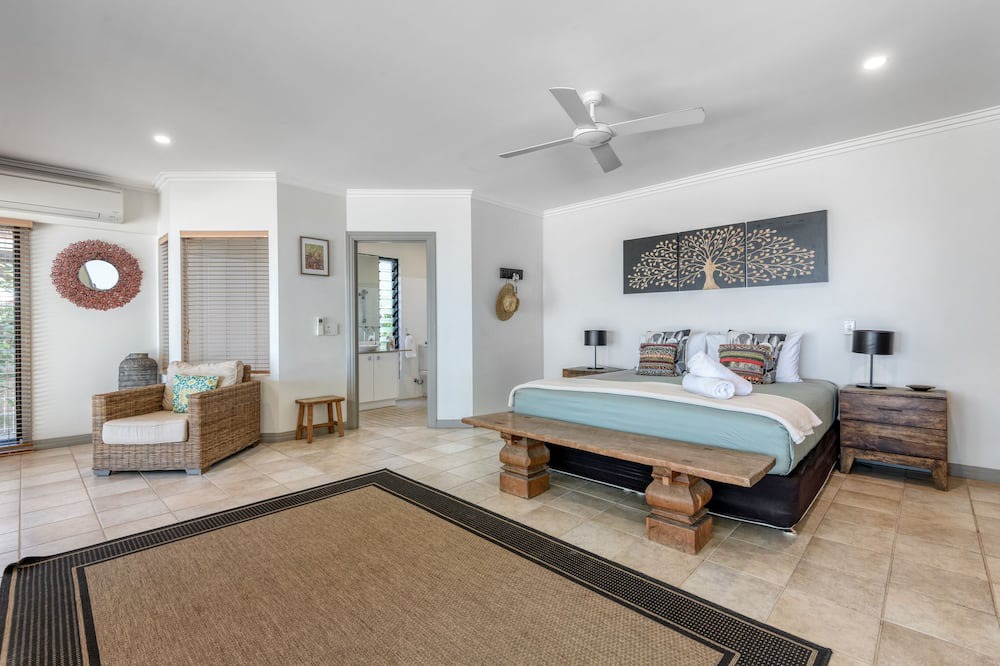 Photo of Bedroom in Oak Beach