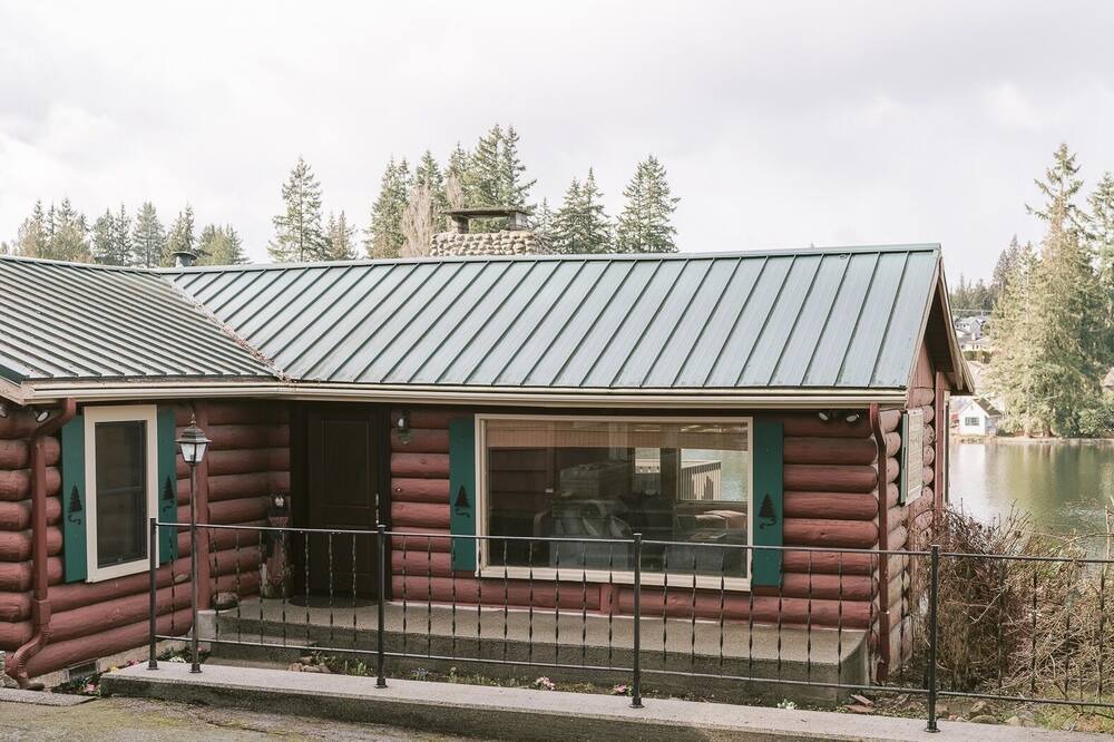 Photo of Outdoor in Martha Lake