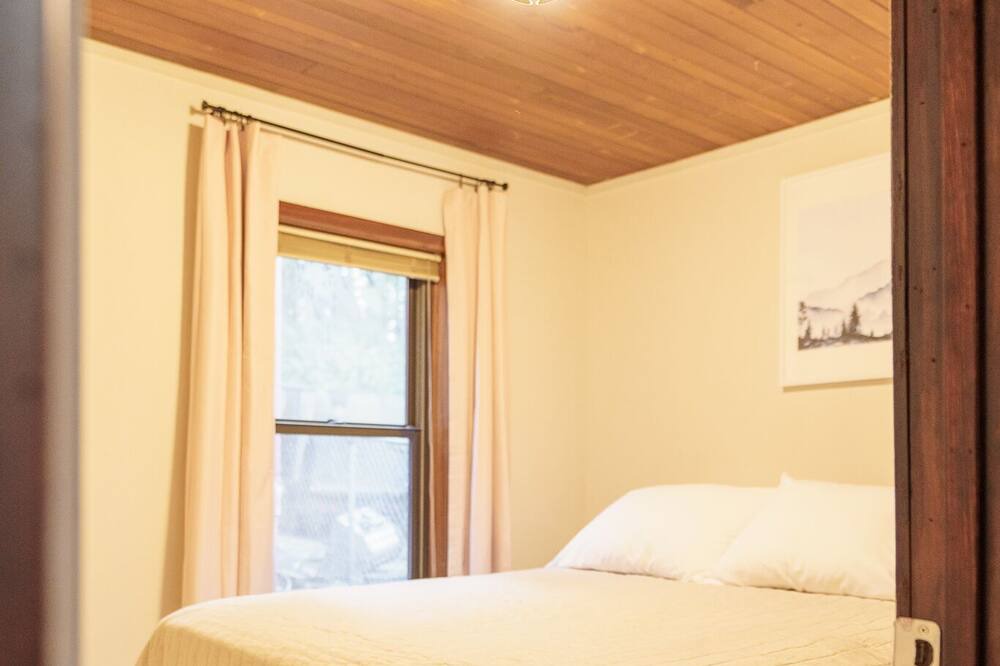 Photo of Bedroom in Martha Lake