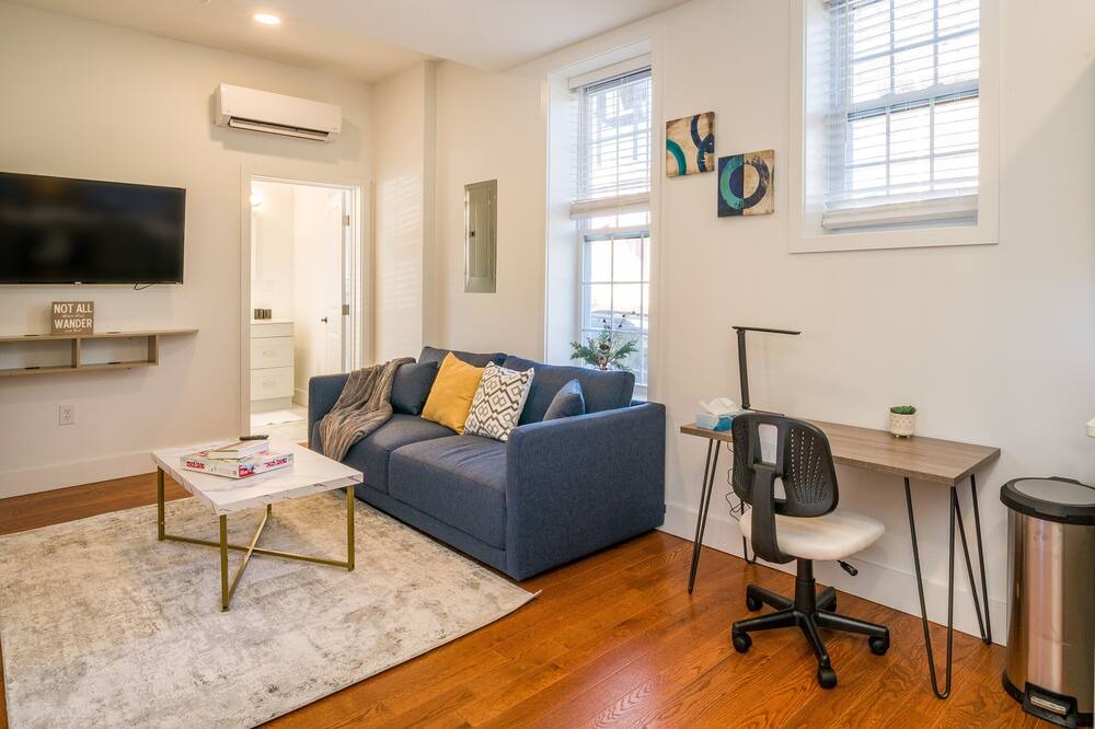 Photo of Livingroom in Corn Hill