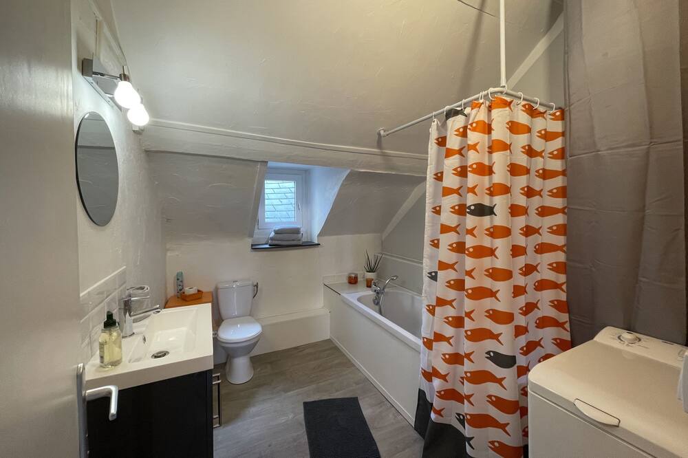 Photo of Bathroom in Cote Ouest Ormeaux
