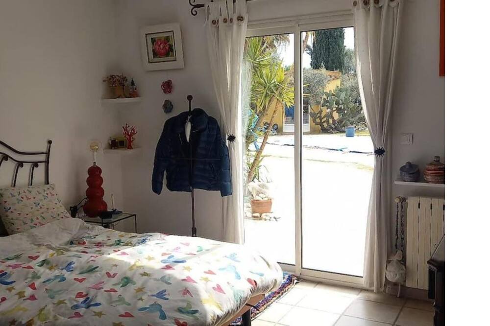 Photo of Bedroom in Montescot