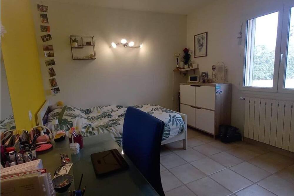 Photo of Bedroom in Montescot