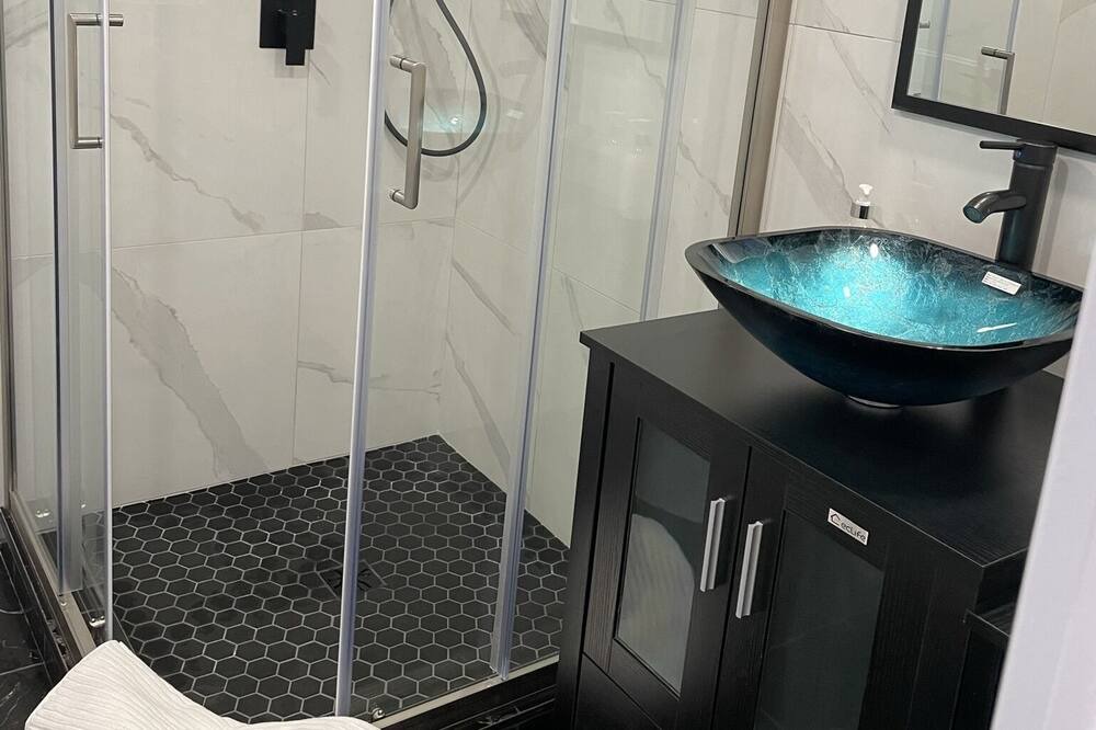 Photo of Bathroom in Montreal