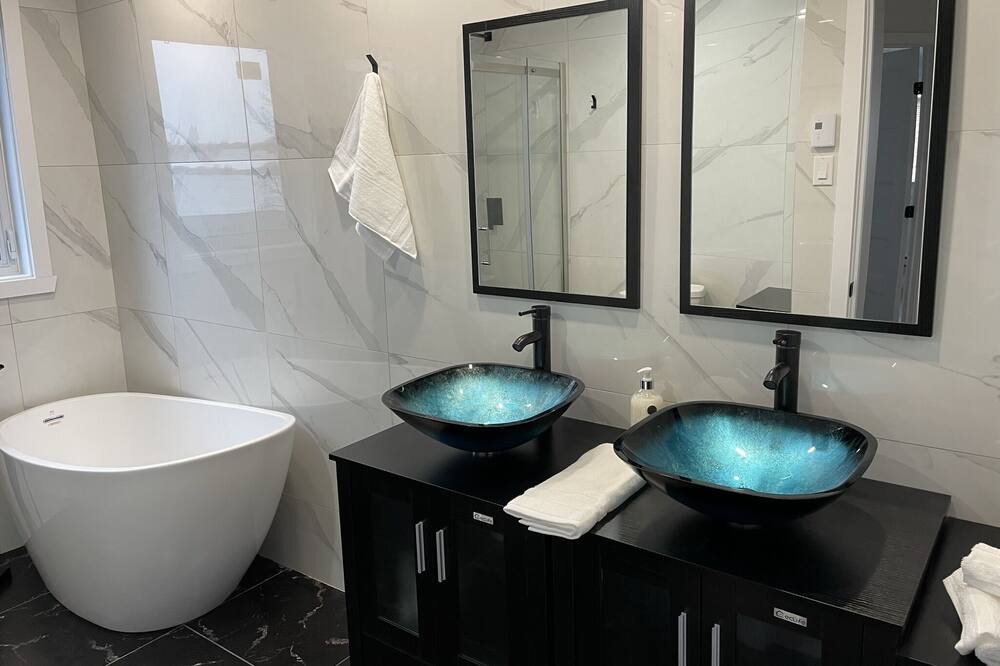 Photo of Bathroom in Montreal