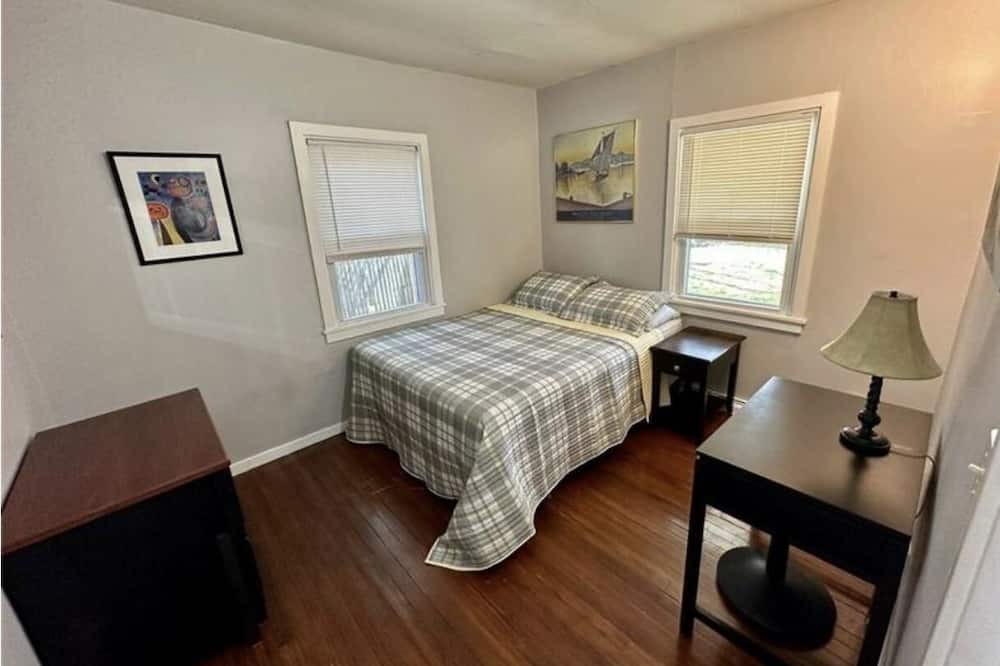 Photo of Bedroom in Valley Cottage