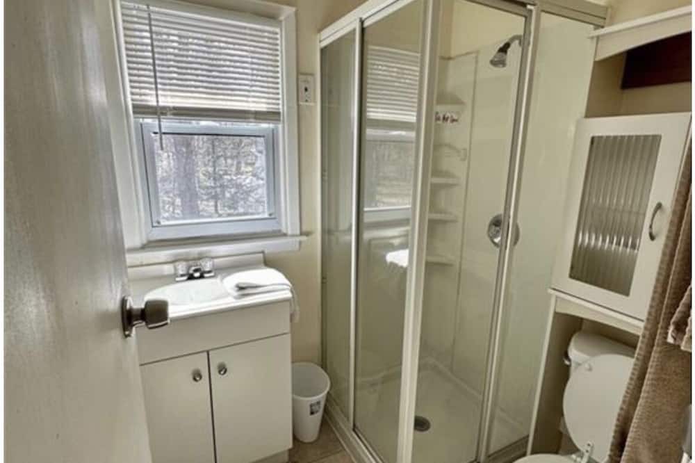 Photo of Bathroom in Valley Cottage