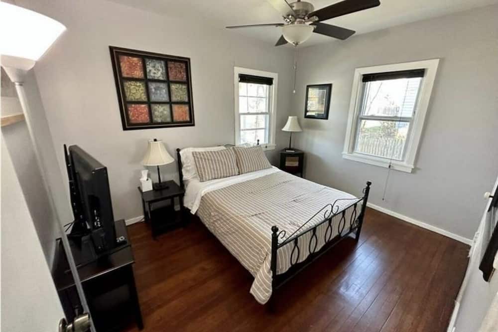 Photo of Bedroom in Valley Cottage