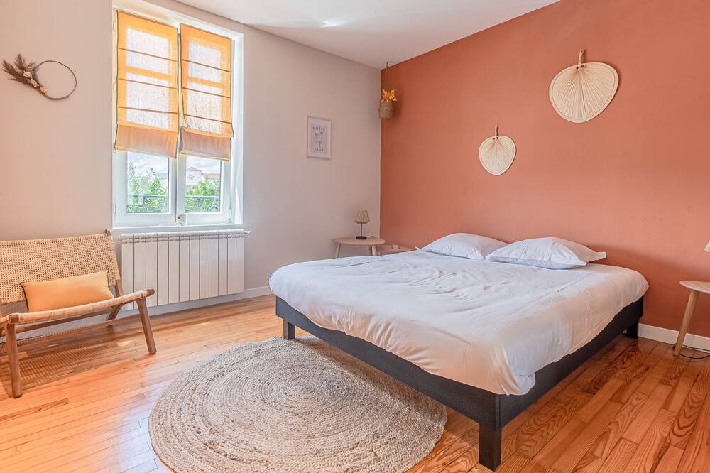 Photo of Others in Sablon