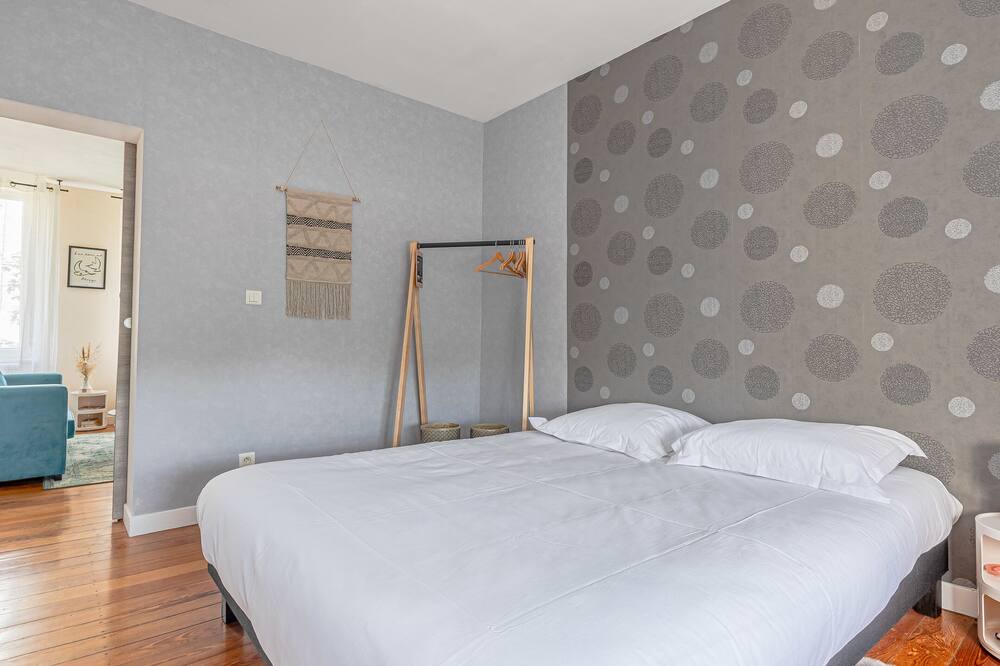 Photo of Others in Sablon