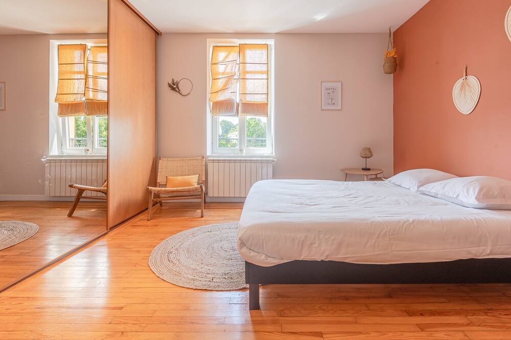 Photo of Others in Sablon