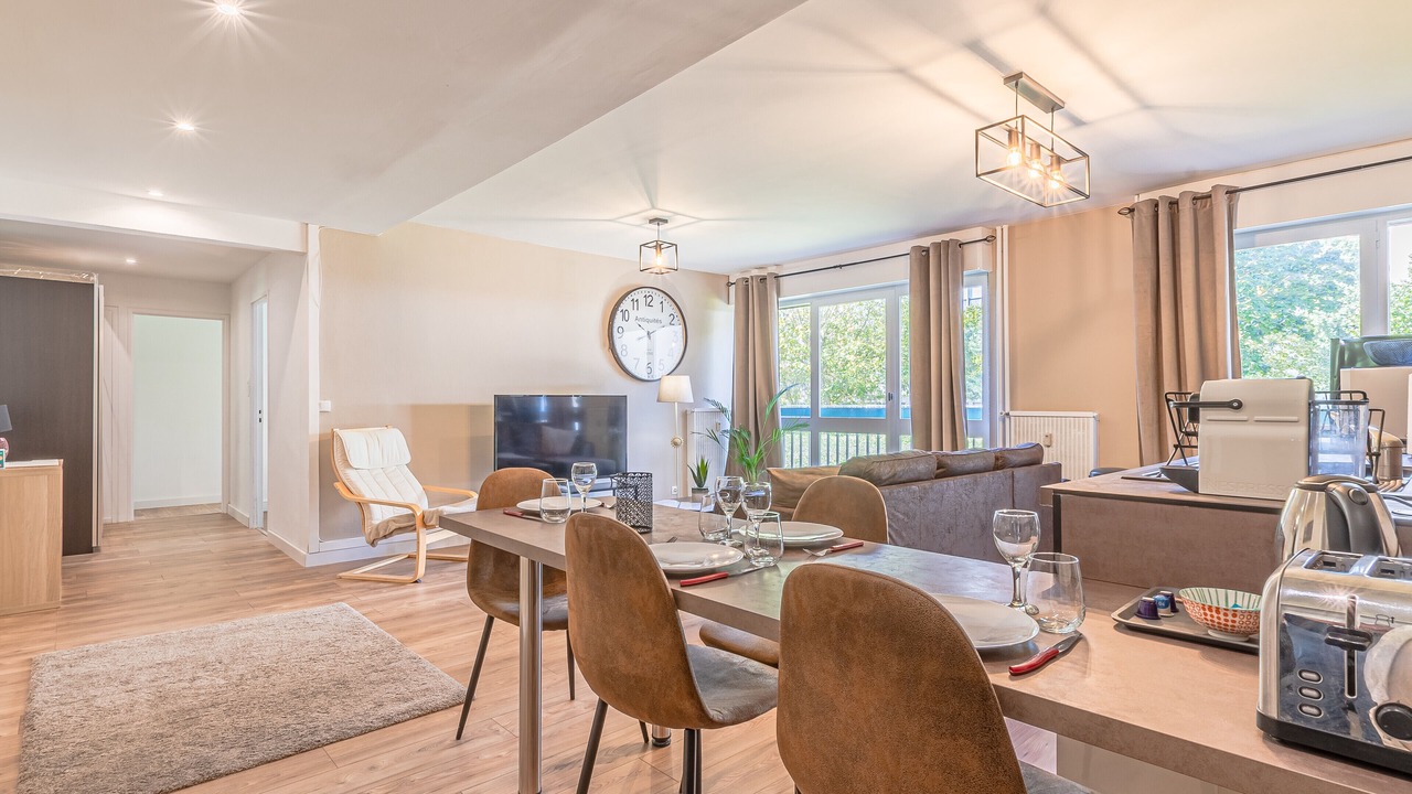 Photo of Others in Sablon