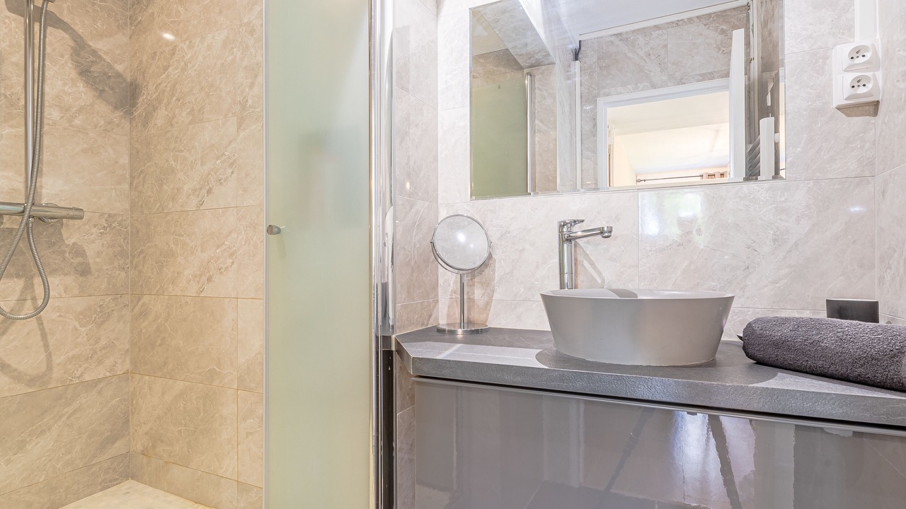 Photo of Others in Sablon