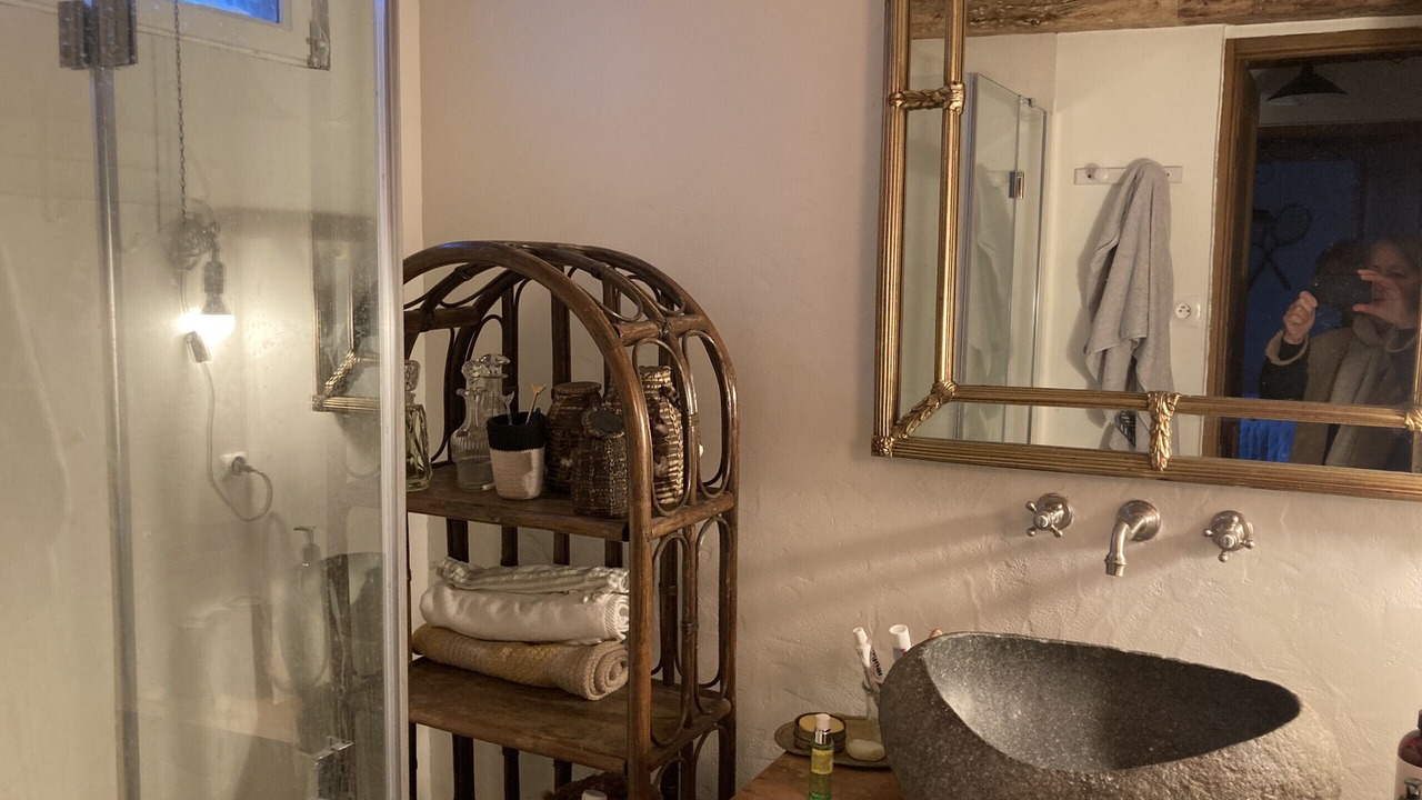 Photo of Bathroom in Angiens