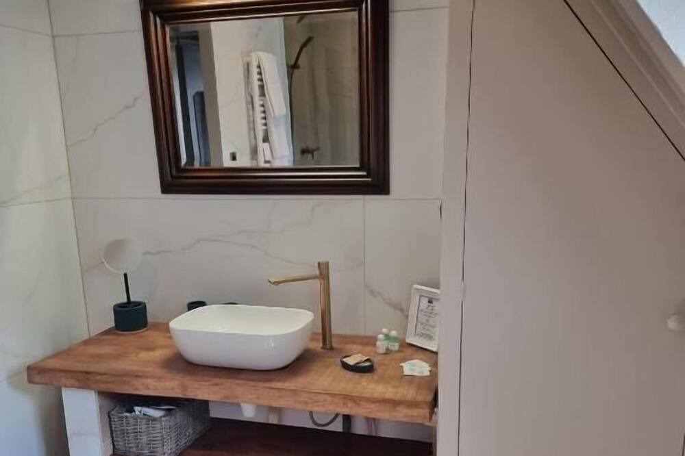 Photo of Bathroom in La Chapelle-Aubareil