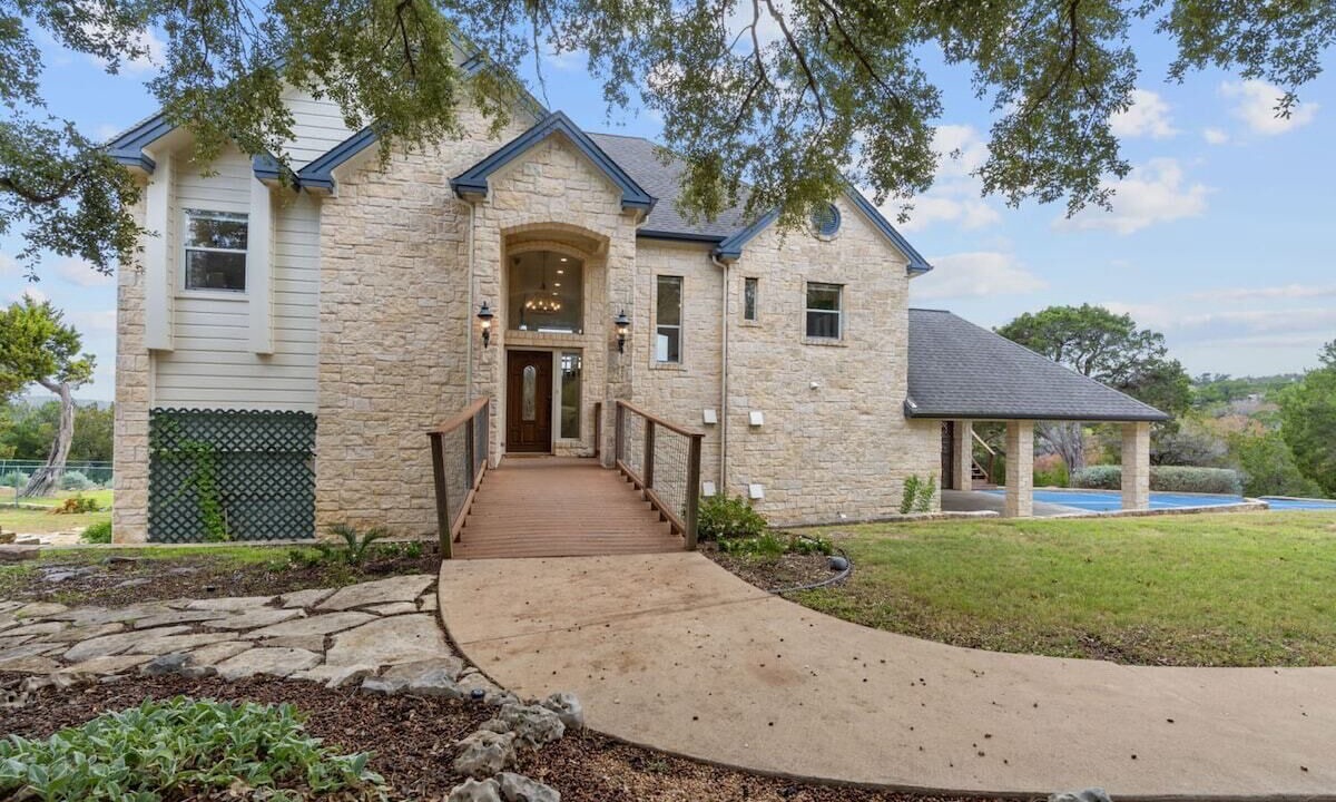 Photo of Outdoor in Lakeshore Ranch