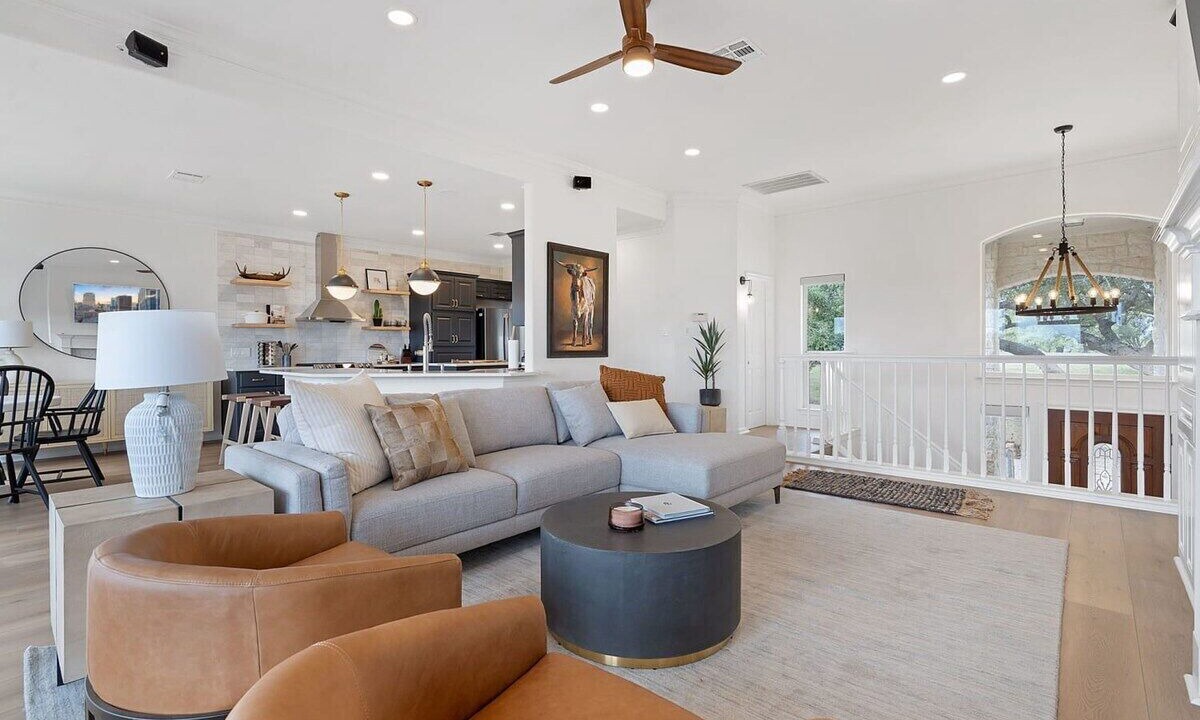 Photo of Livingroom in Lakeshore Ranch