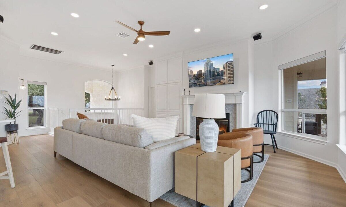 Photo of Livingroom in Lakeshore Ranch