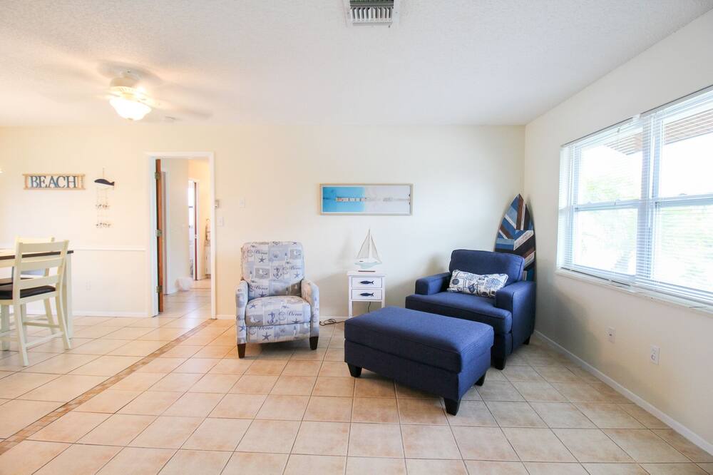Photo of Bedroom in Englewood East