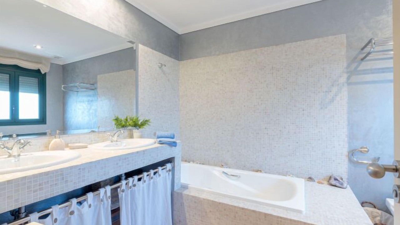 Photo of Bathroom in Perelada