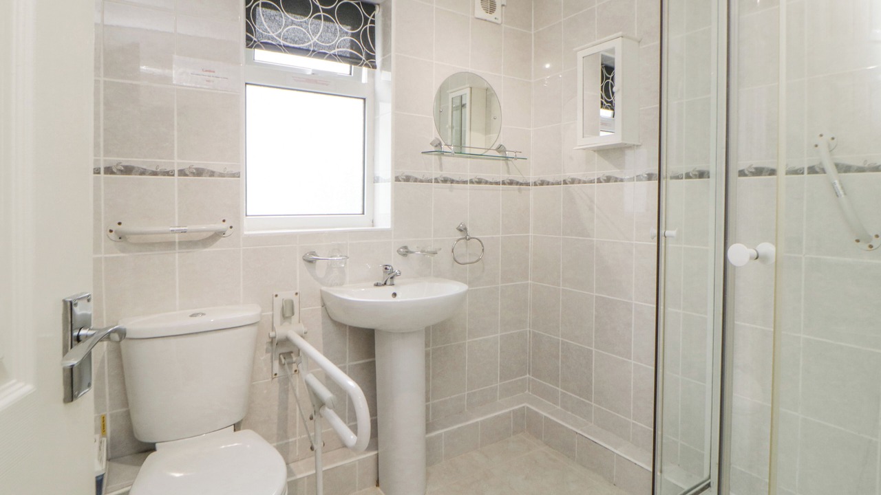 Photo of Bathroom in Liskeard