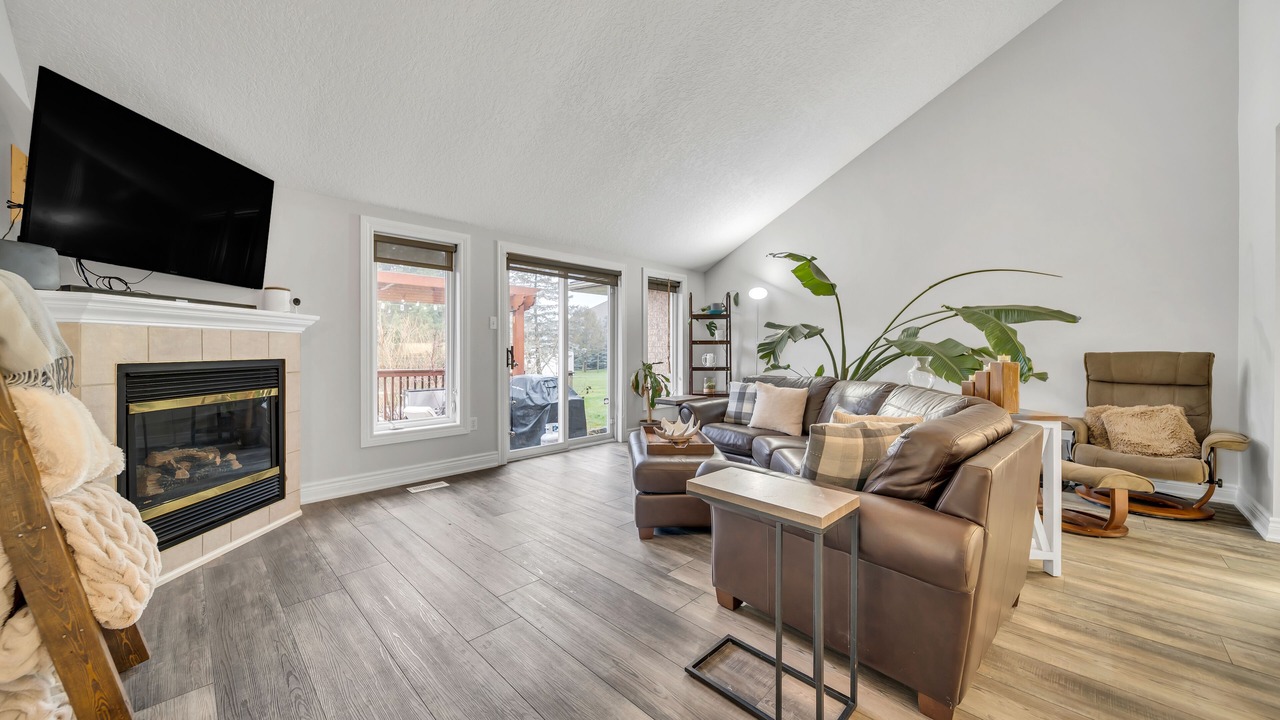 Photo of Livingroom in Elora