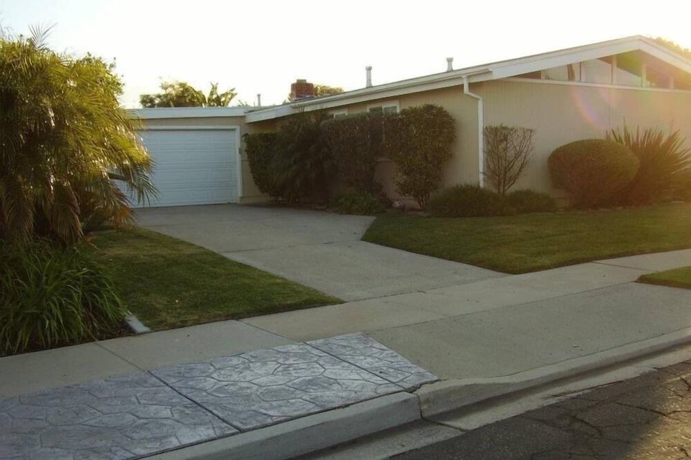 Photo of Outdoor in Serra Mesa