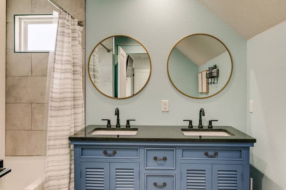 Photo of Bathroom in Glenwood
