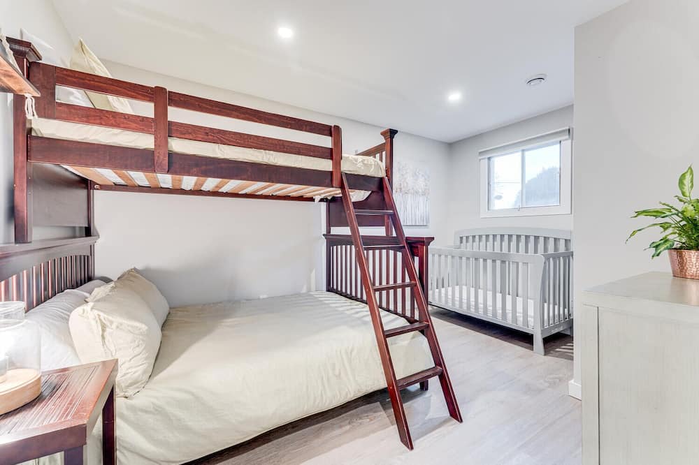 Photo of Bedroom in Kawartha Lakes