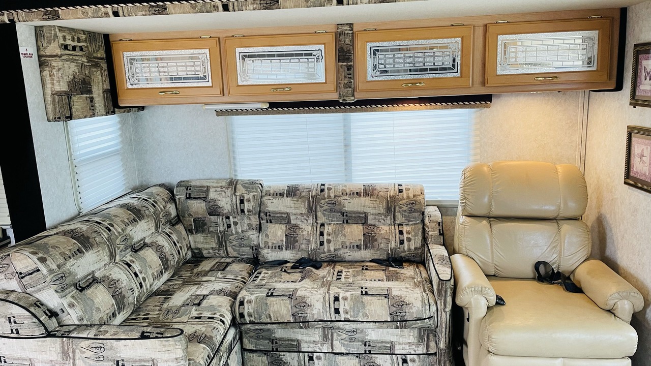Photo of Livingroom in Honey Grove