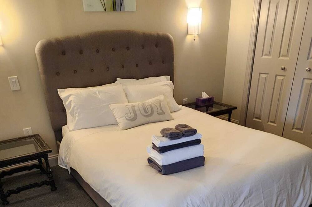 Photo of Others in Monticello