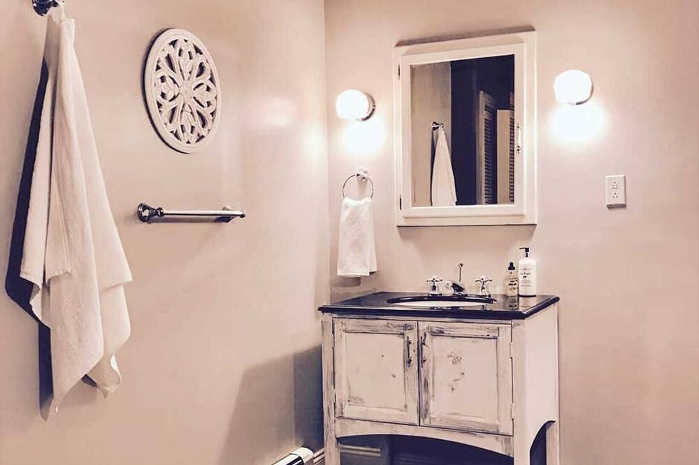 Photo of Bathroom in Monticello